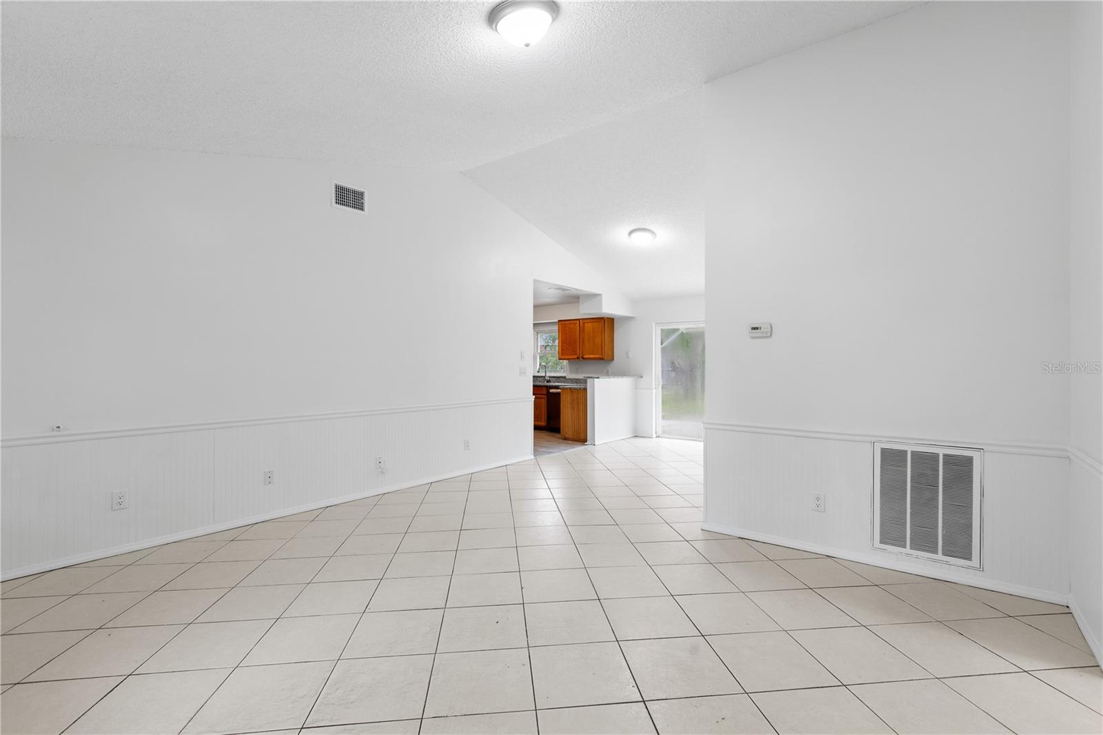 8221 AUTUMN OAK AVE — photo 6