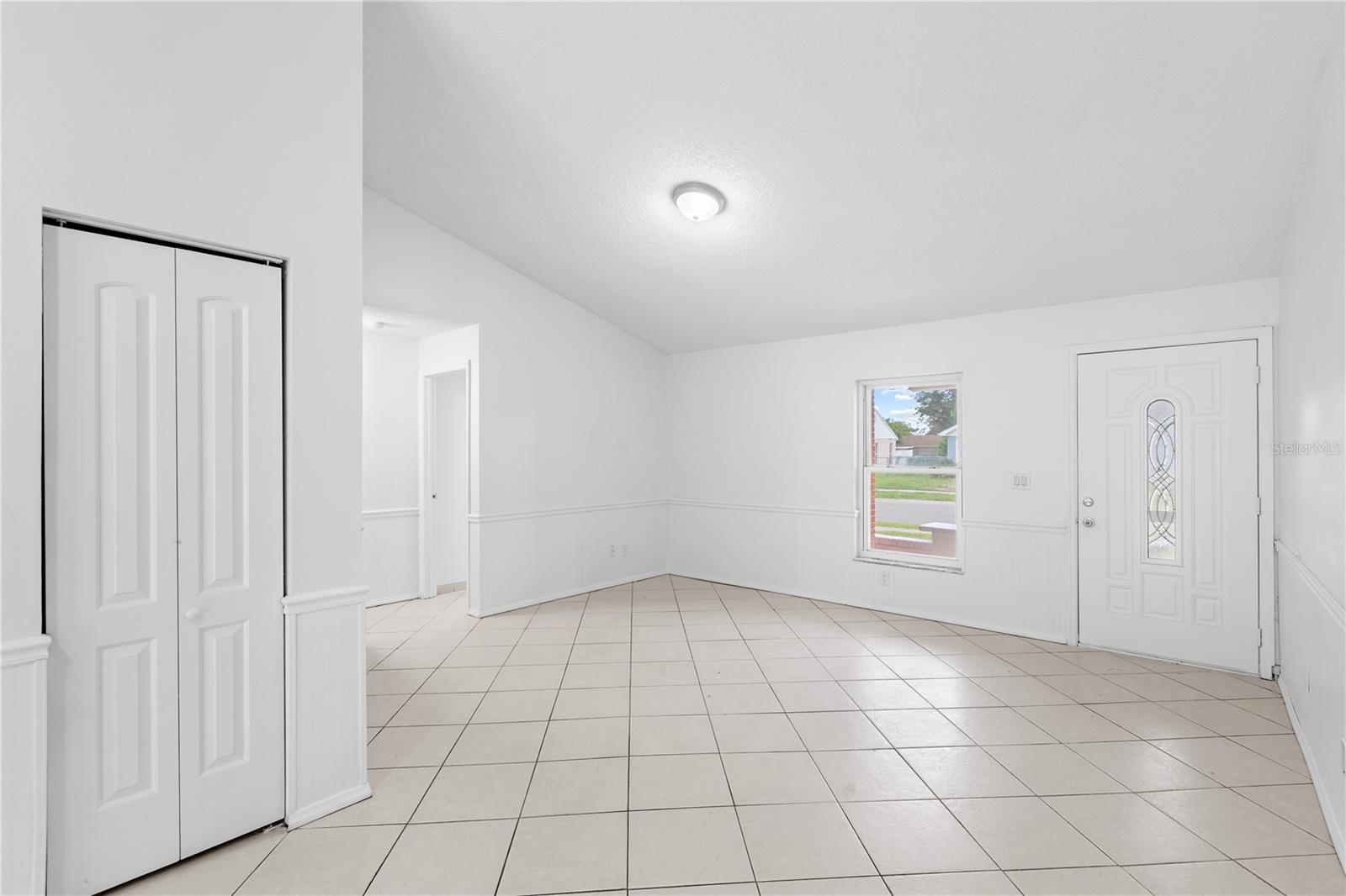 8221 AUTUMN OAK AVE — photo 3