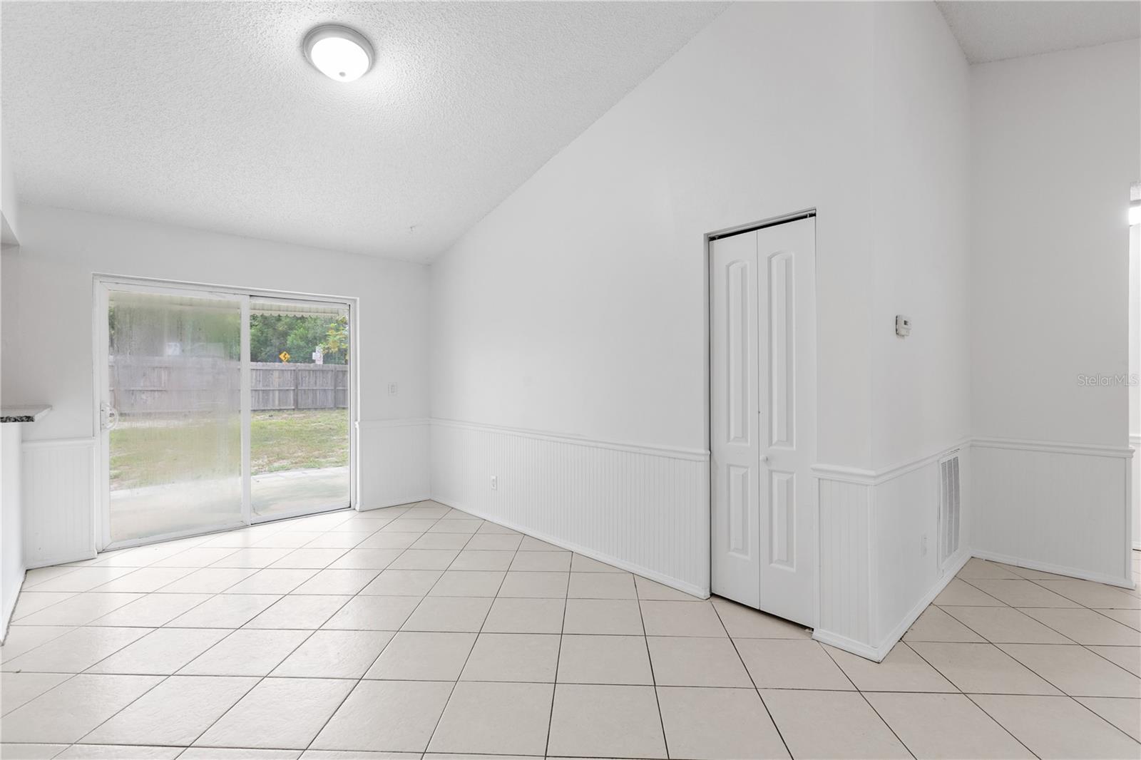8221 AUTUMN OAK AVE — photo 9