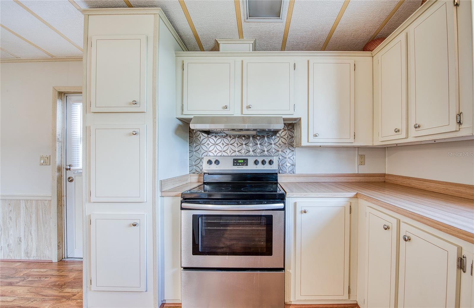 389 TRANQUIL CT — photo 7