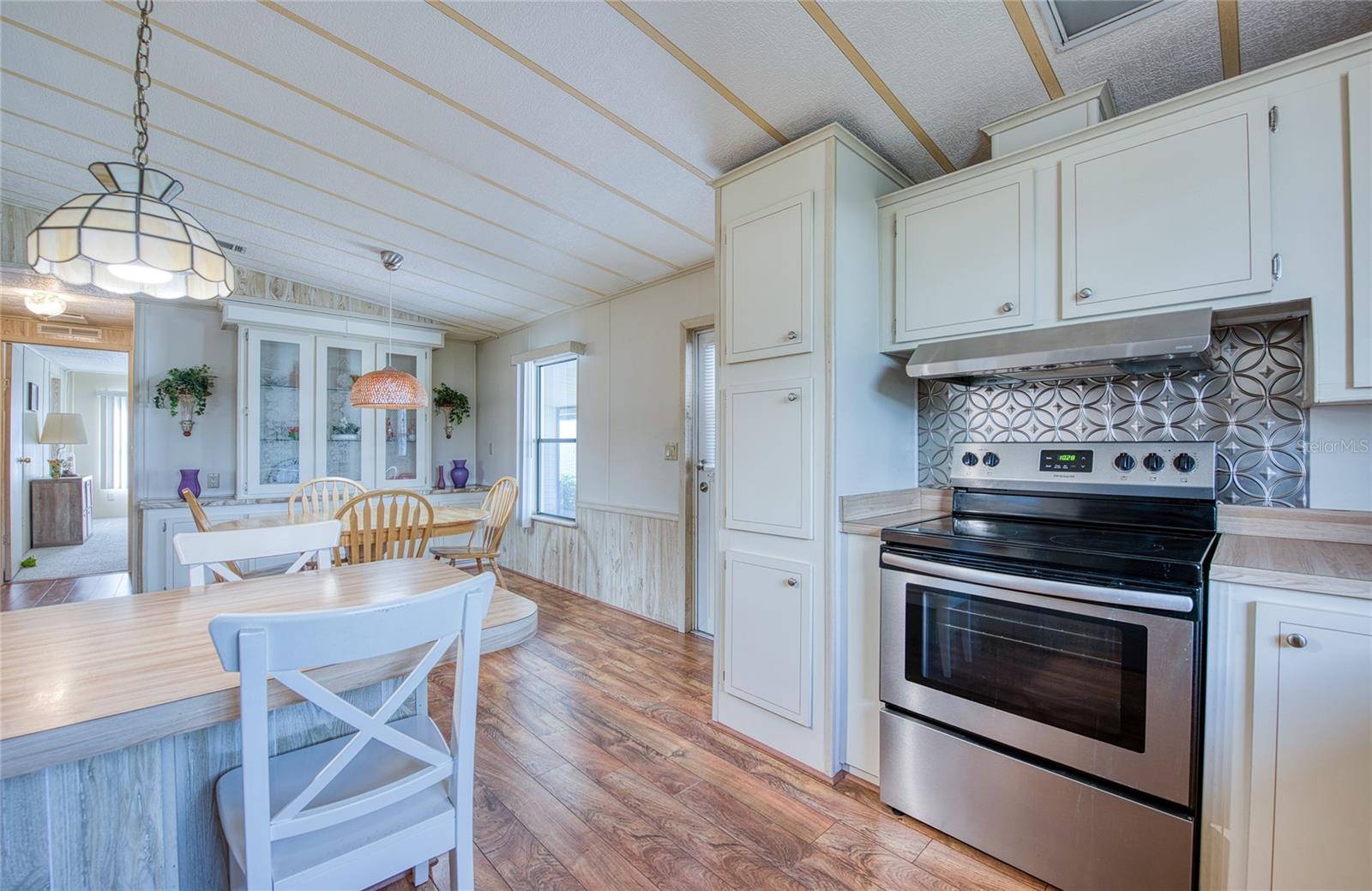 389 TRANQUIL CT — photo 8