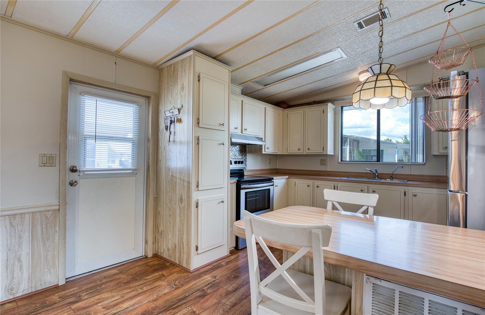389 TRANQUIL CT — photo 4