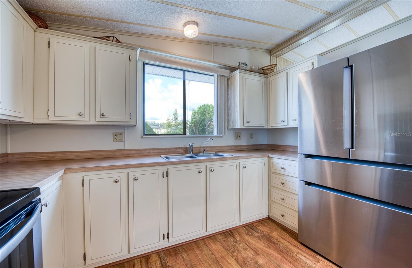 389 TRANQUIL CT — photo 6