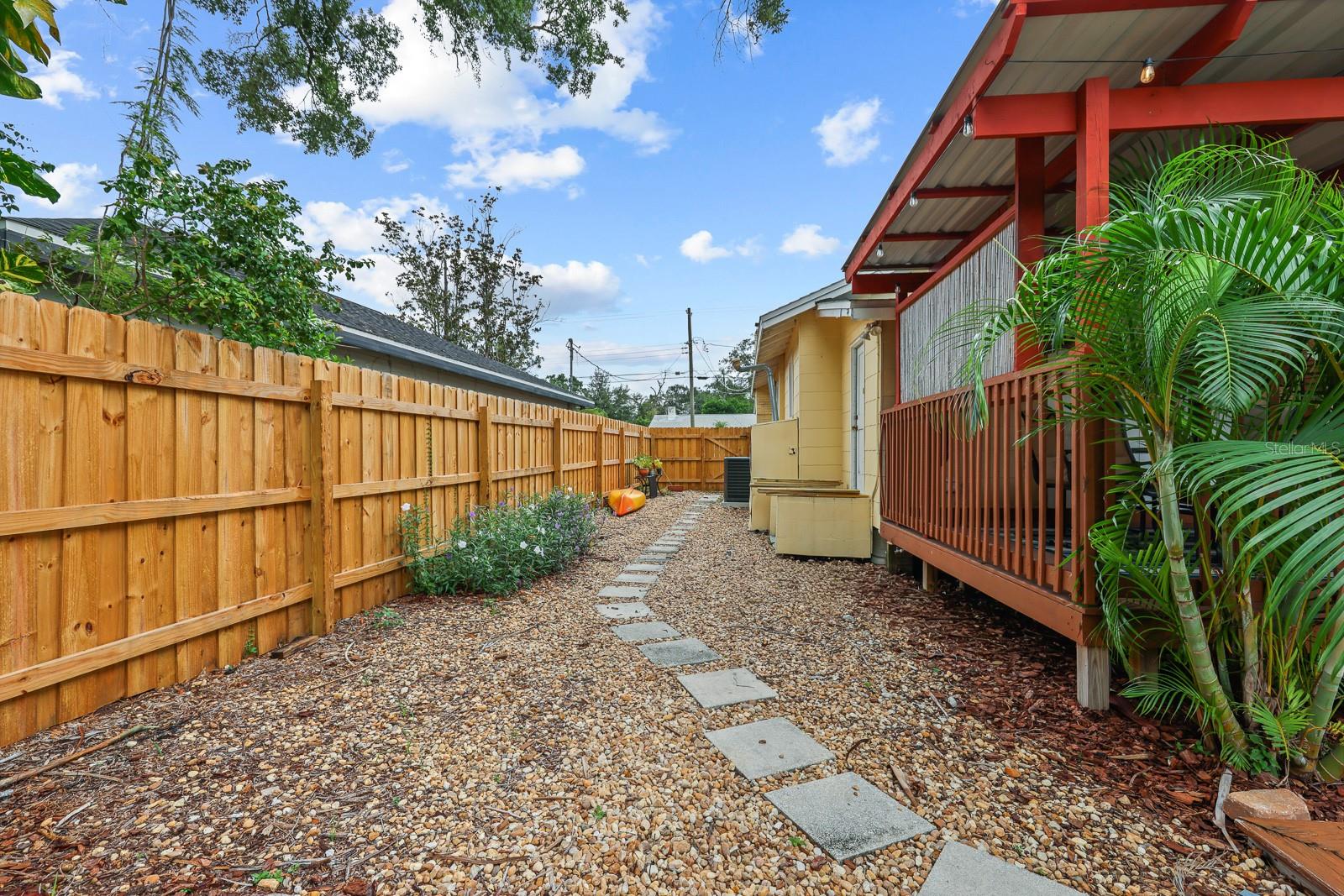 108 W HAYA ST — photo 14