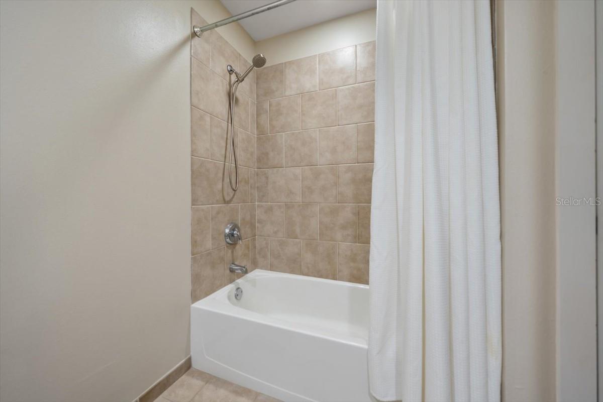 1120 E KENNEDY BLVD #319 — photo 23