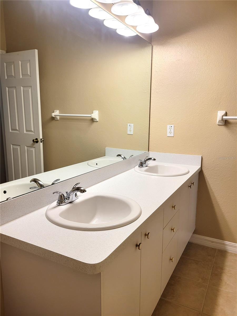 4343 LAKESHORE DR — photo 29