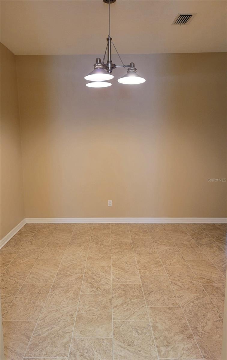 4343 LAKESHORE DR — photo 11