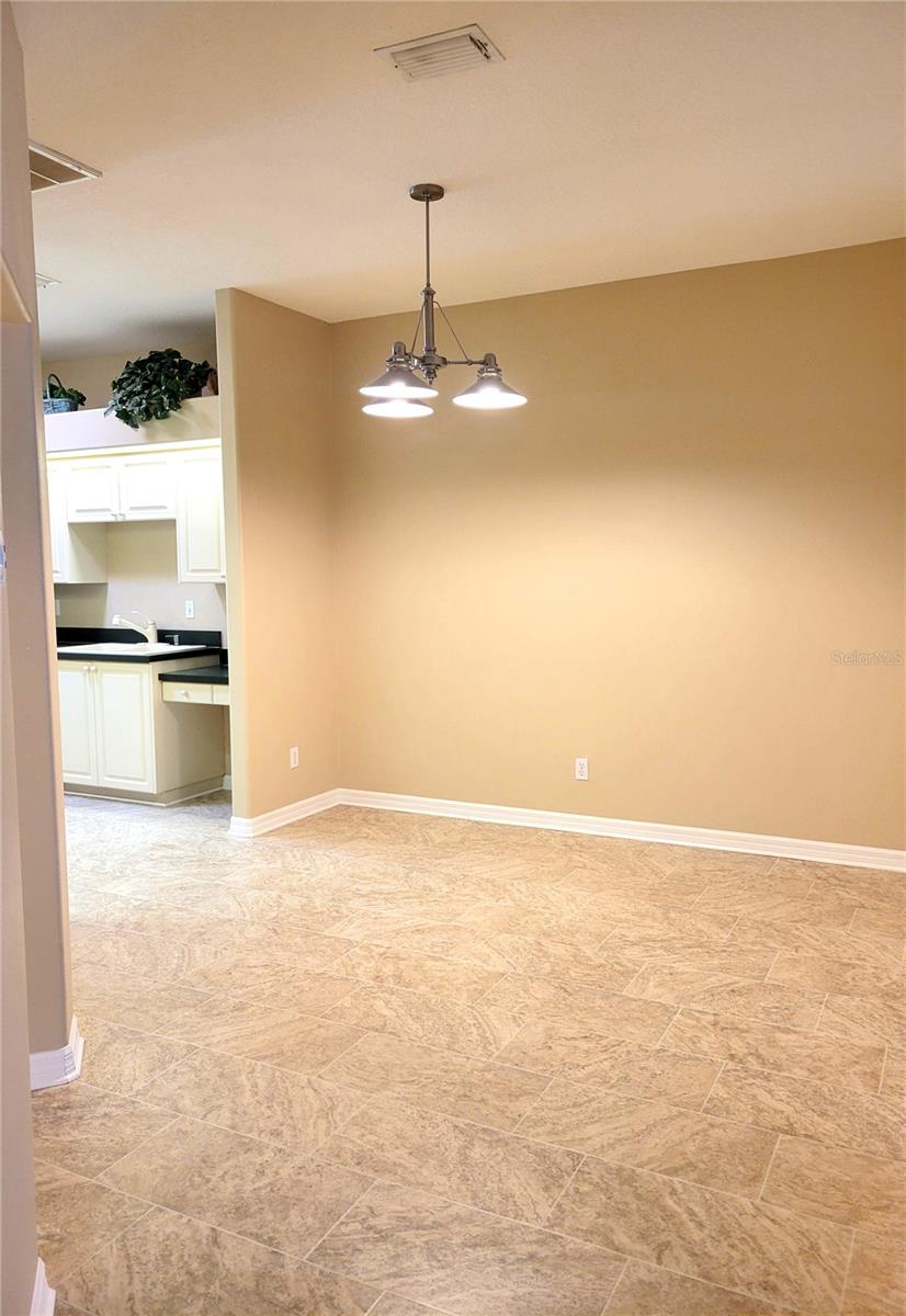 4343 LAKESHORE DR — photo 10