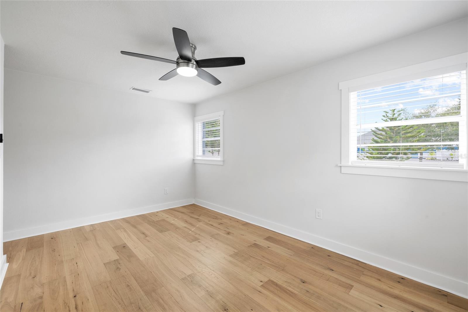 4232 W BAY VIEW AVE — photo 32