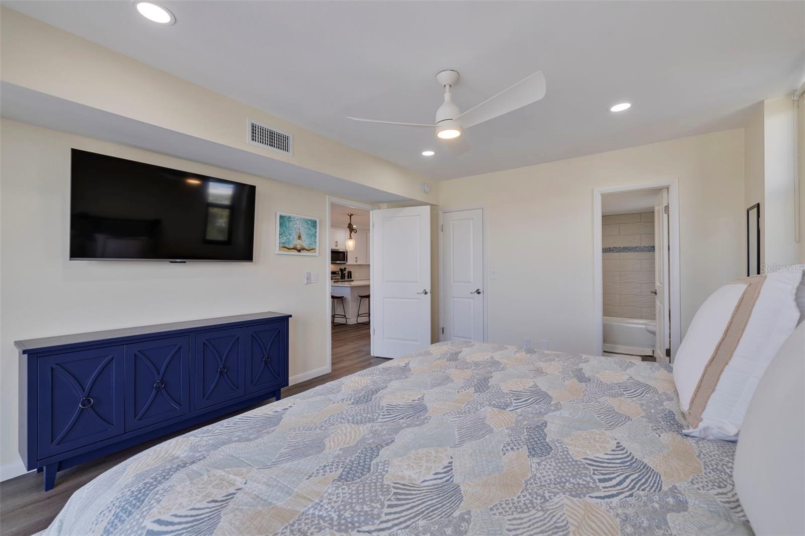 5396 GULF BLVD #407 — photo 24