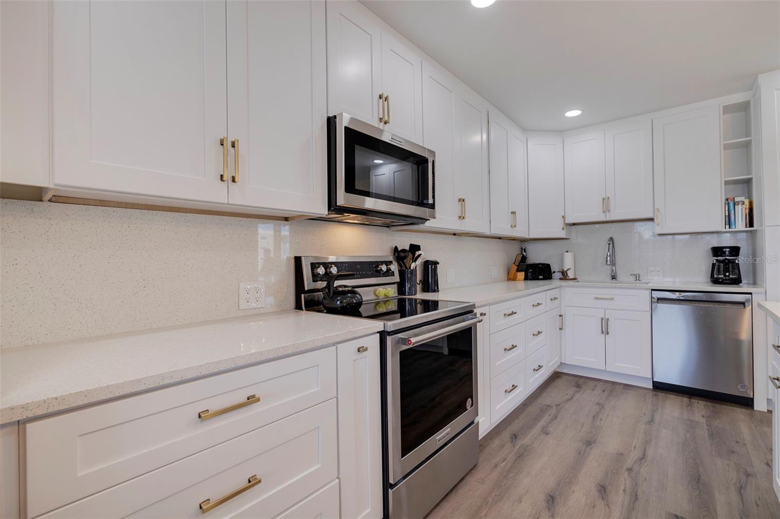 5396 GULF BLVD #407 — photo 15