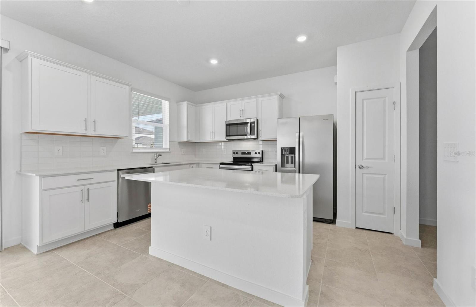 11133 SYCAMORE GLEN LOOP — photo 3