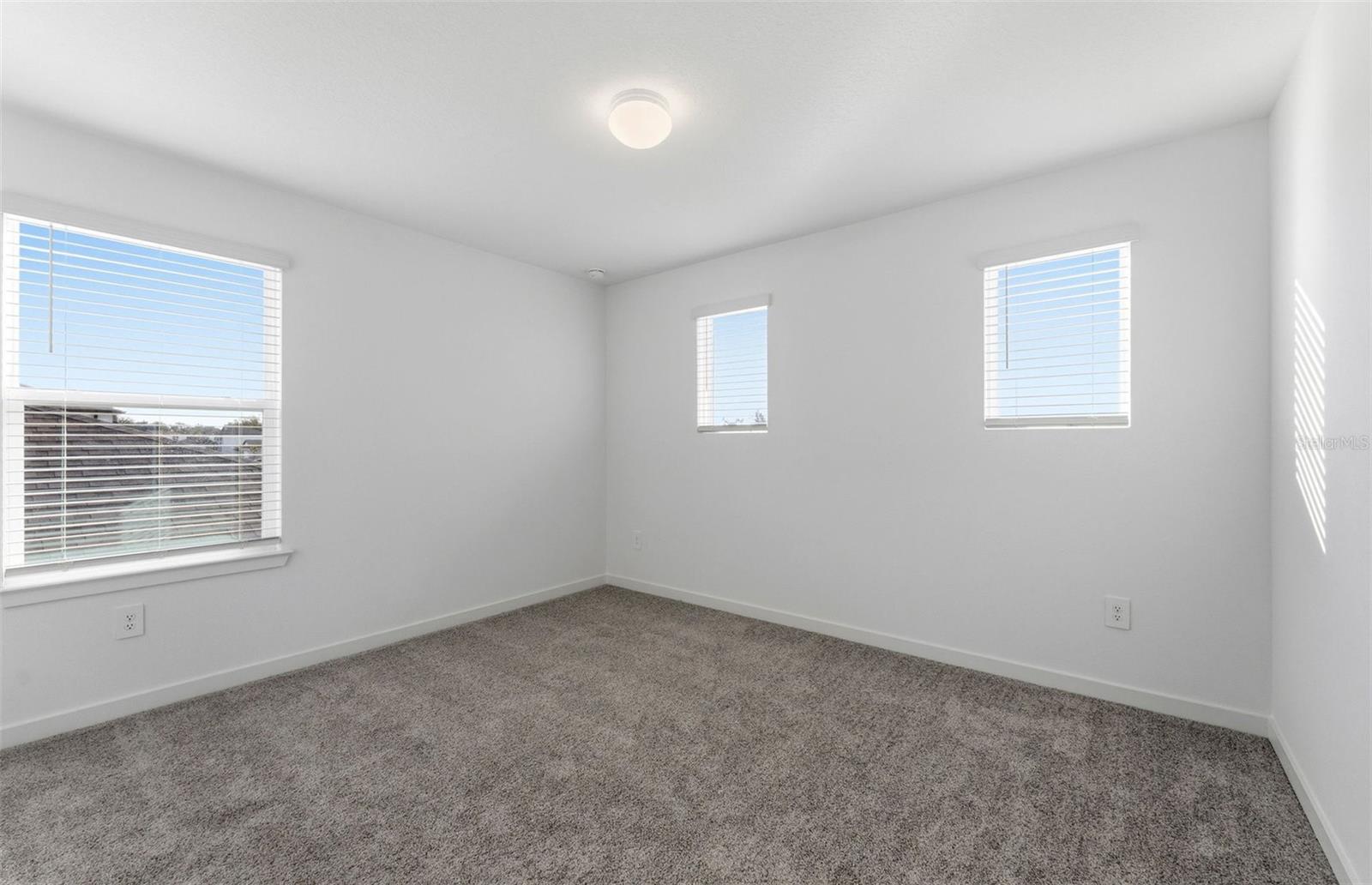 11133 SYCAMORE GLEN LOOP — photo 14
