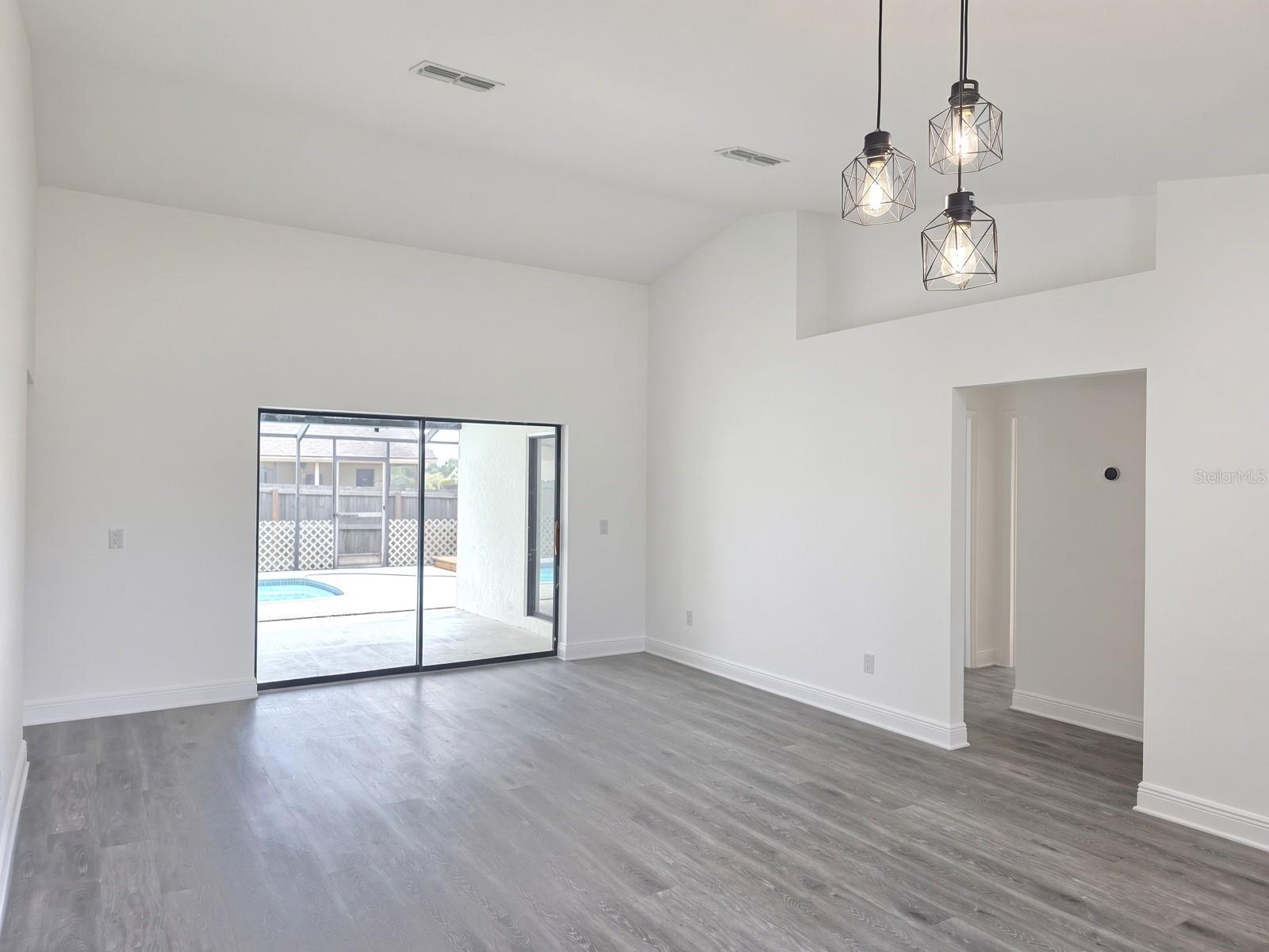 516 RAPID FALLS DR — photo 4