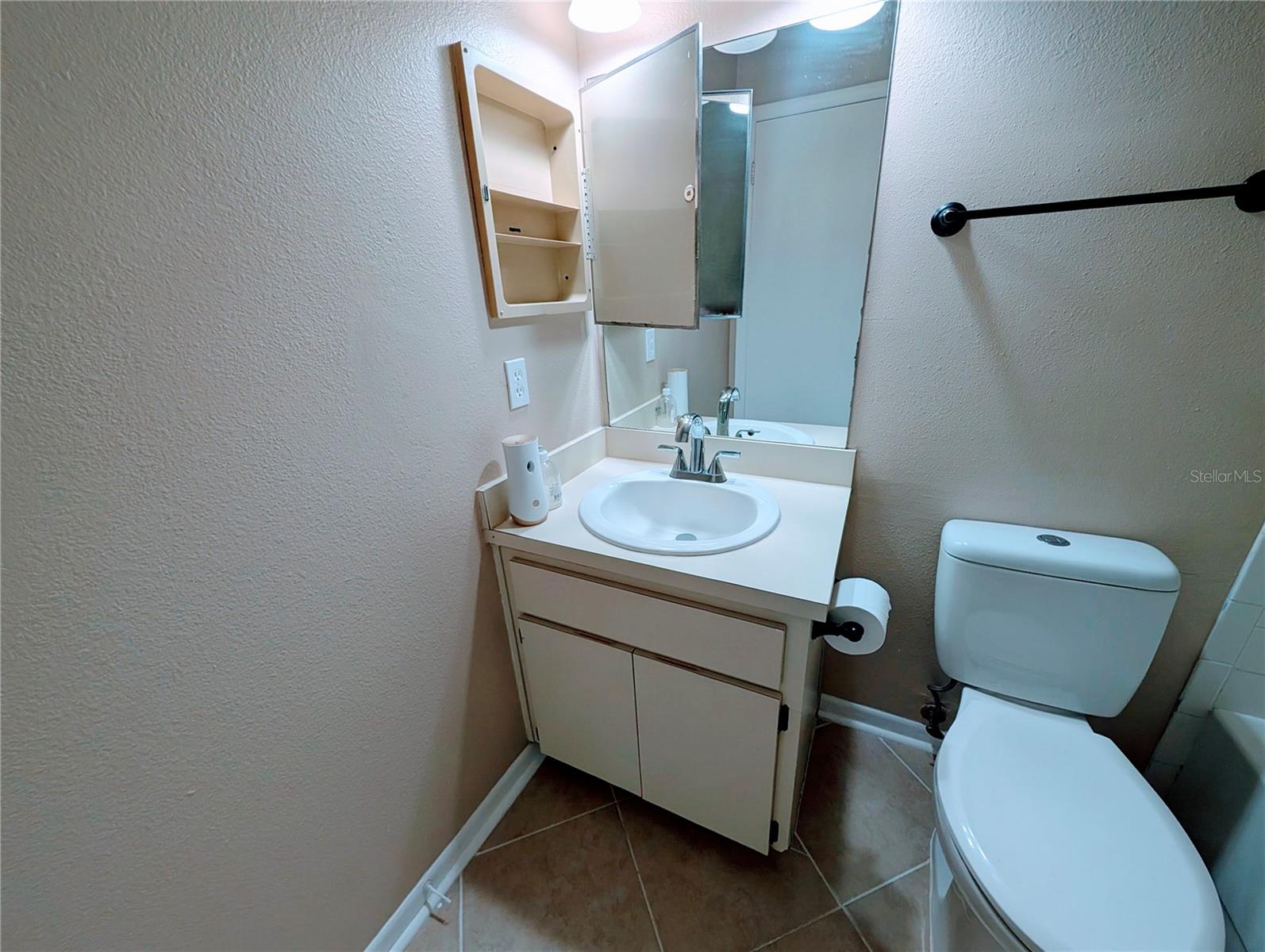 1435 MILLSTREAM LN #204 — photo 29