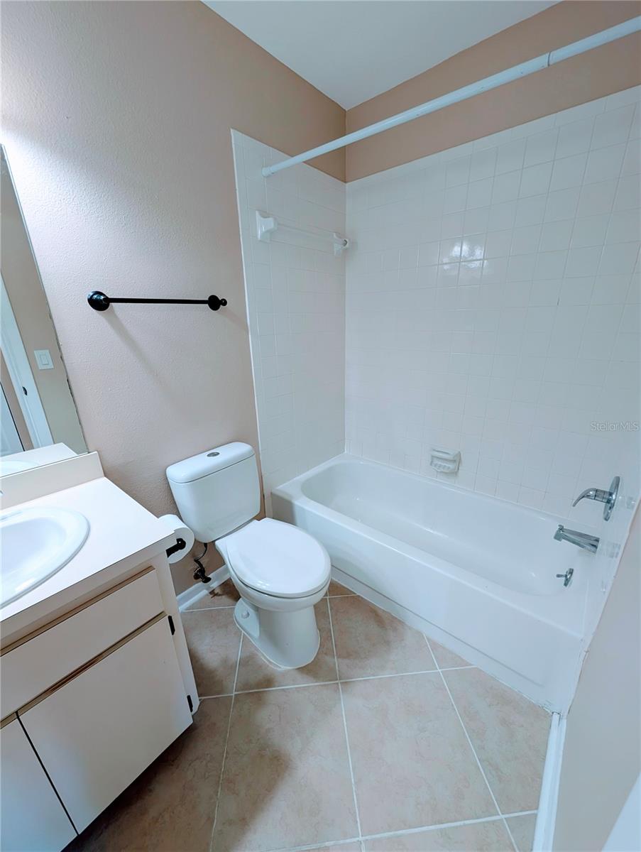 1435 MILLSTREAM LN #204 — photo 24