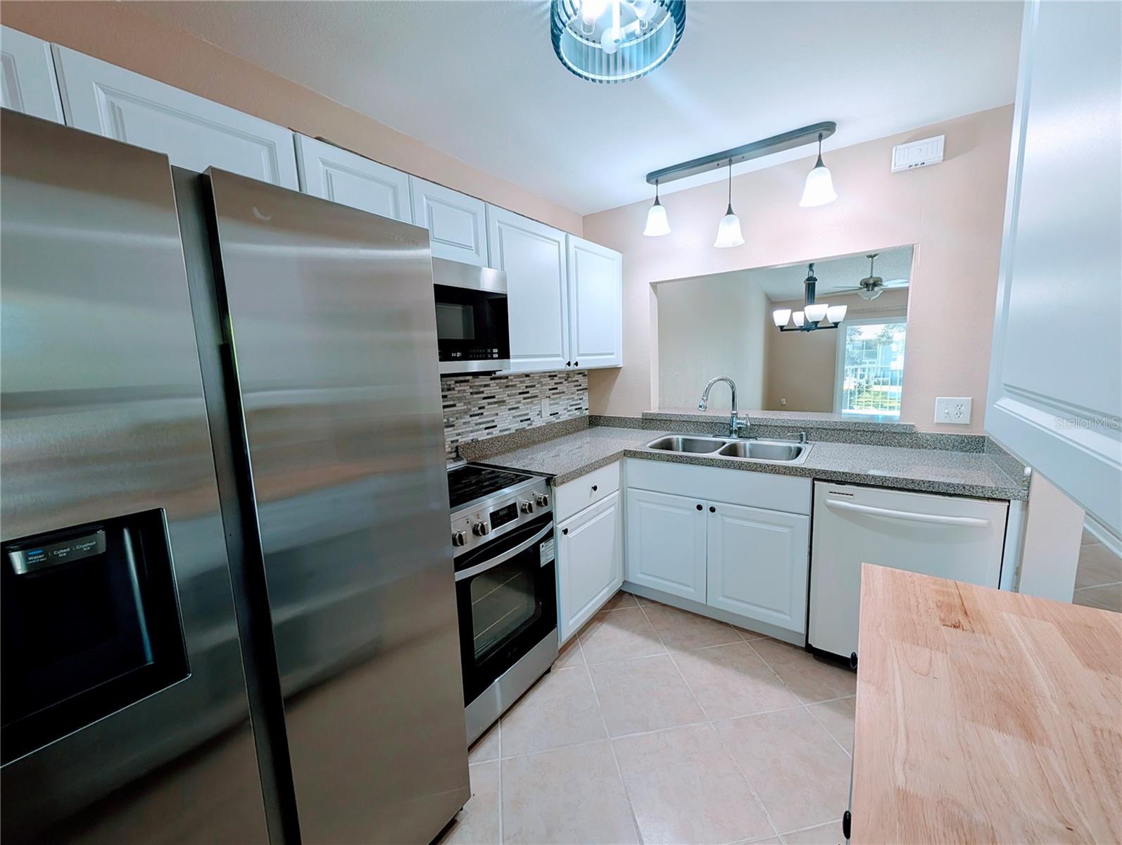 1435 MILLSTREAM LN #204 — photo 13