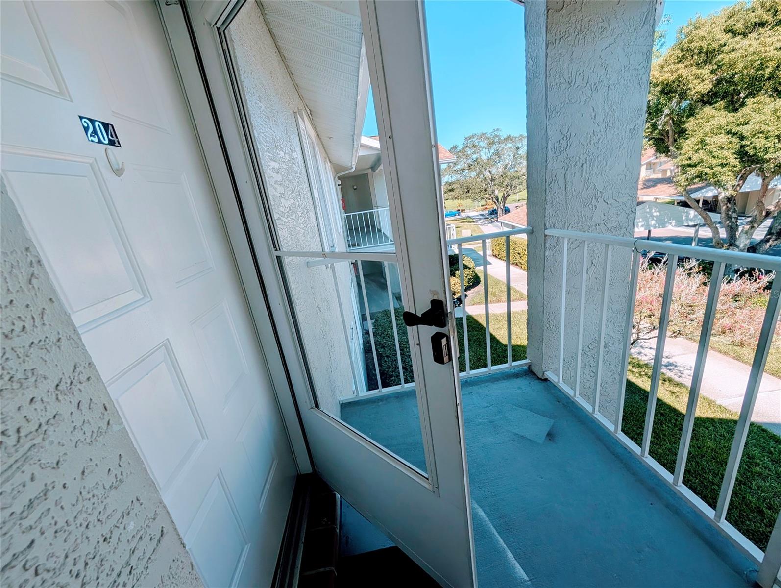 1435 MILLSTREAM LN #204 — photo 4