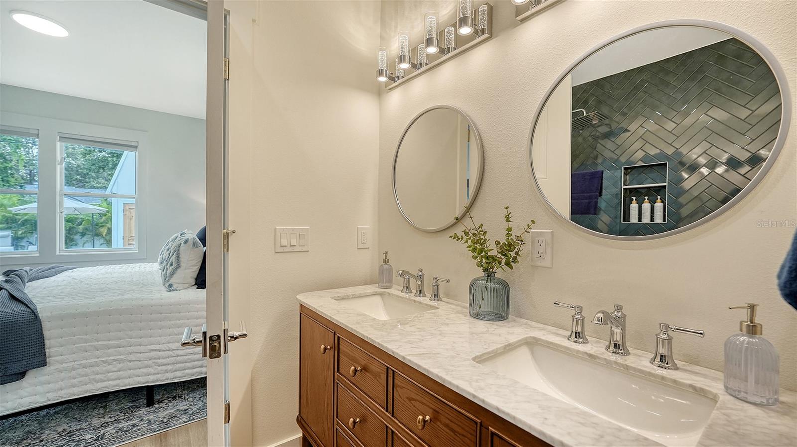 2546 LOMA LINDA ST — photo 20