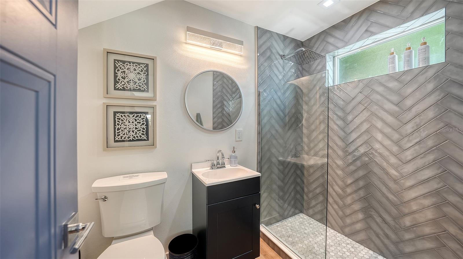 2546 LOMA LINDA ST — photo 34