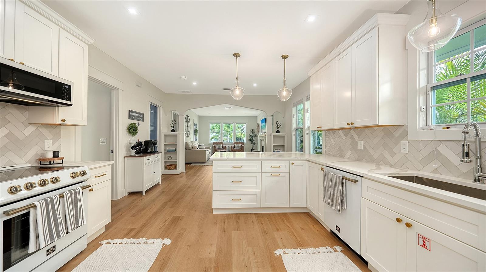 2546 LOMA LINDA ST — photo 13