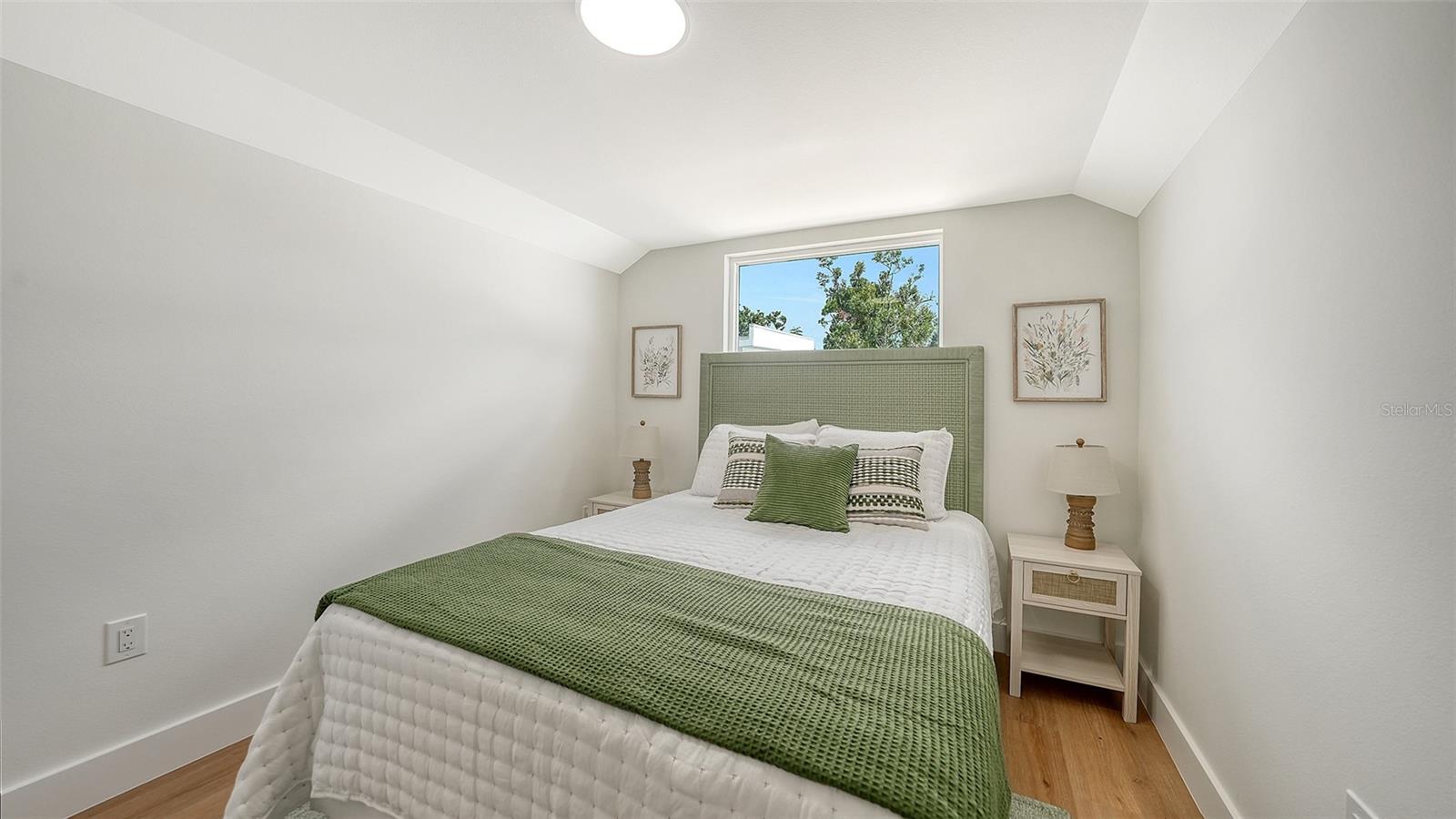 2546 LOMA LINDA ST — photo 38