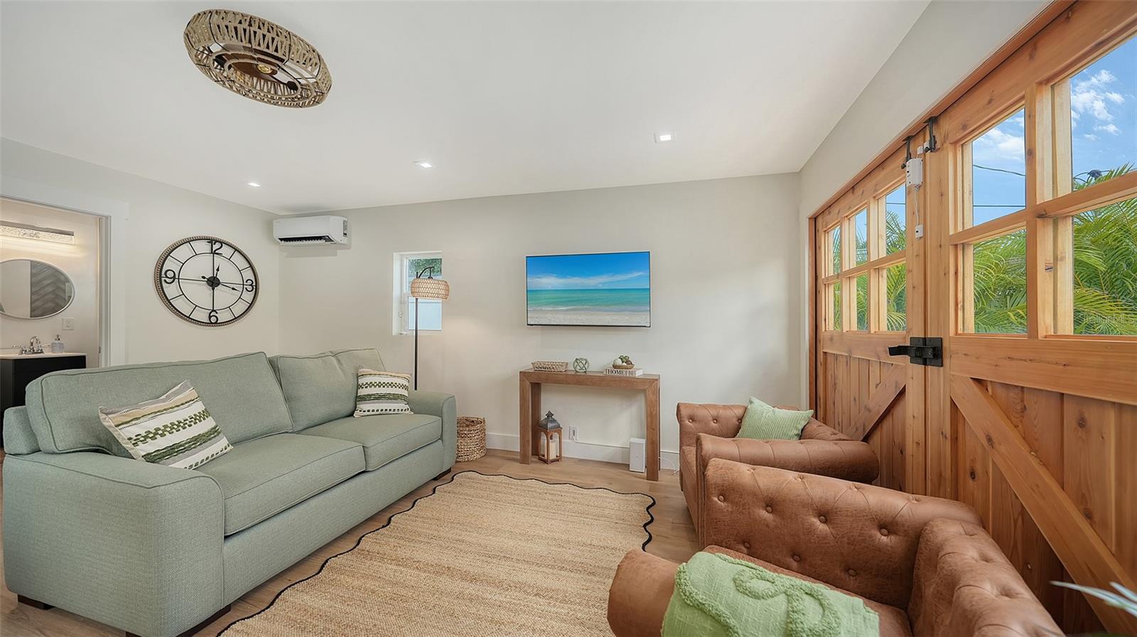 2546 LOMA LINDA ST — photo 31