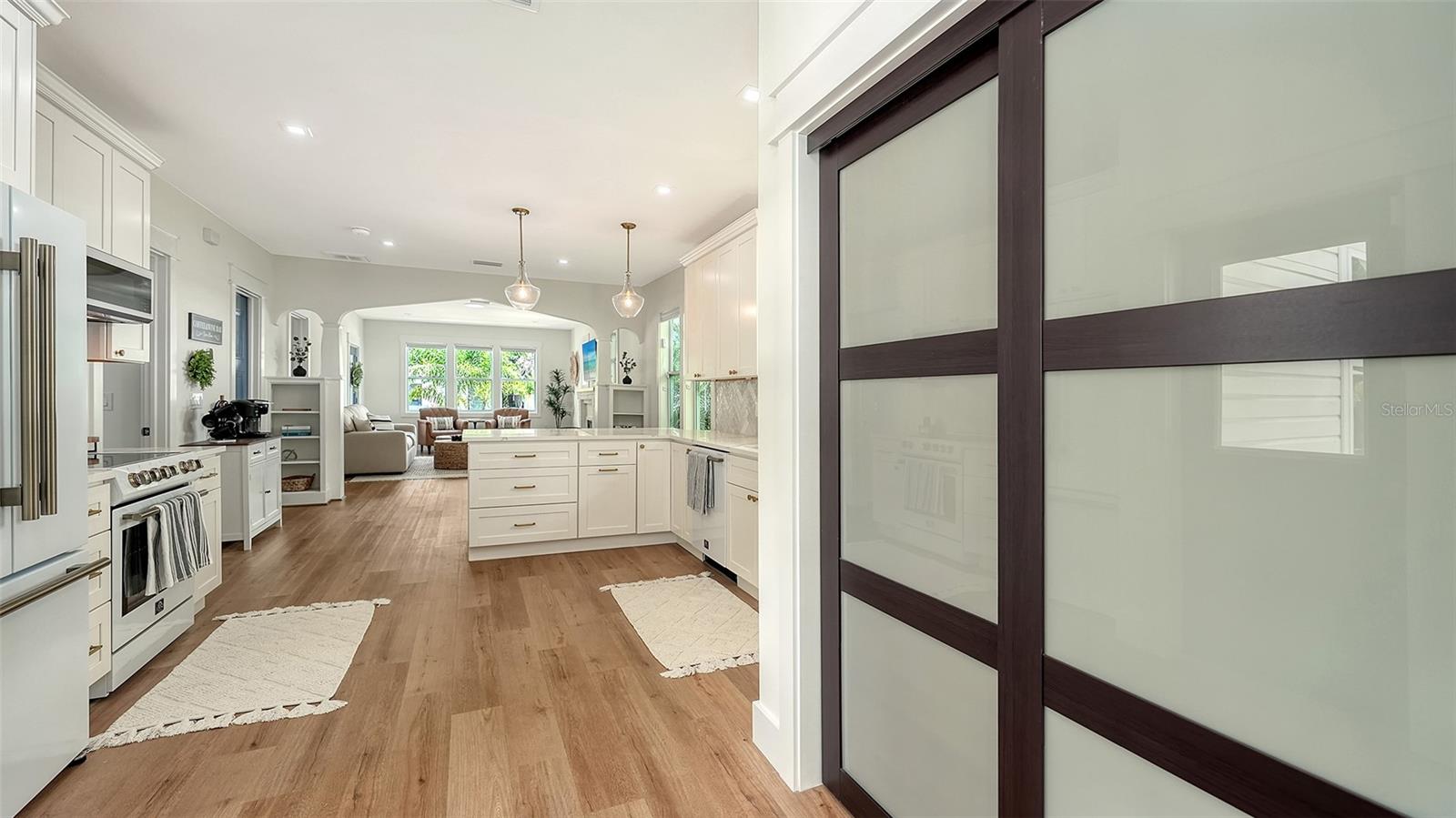 2546 LOMA LINDA ST — photo 15