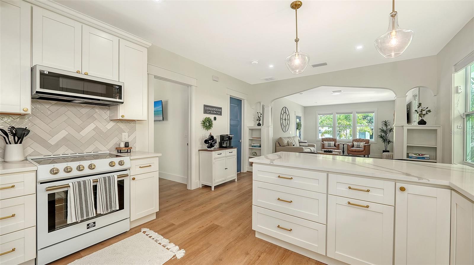 2546 LOMA LINDA ST — photo 14