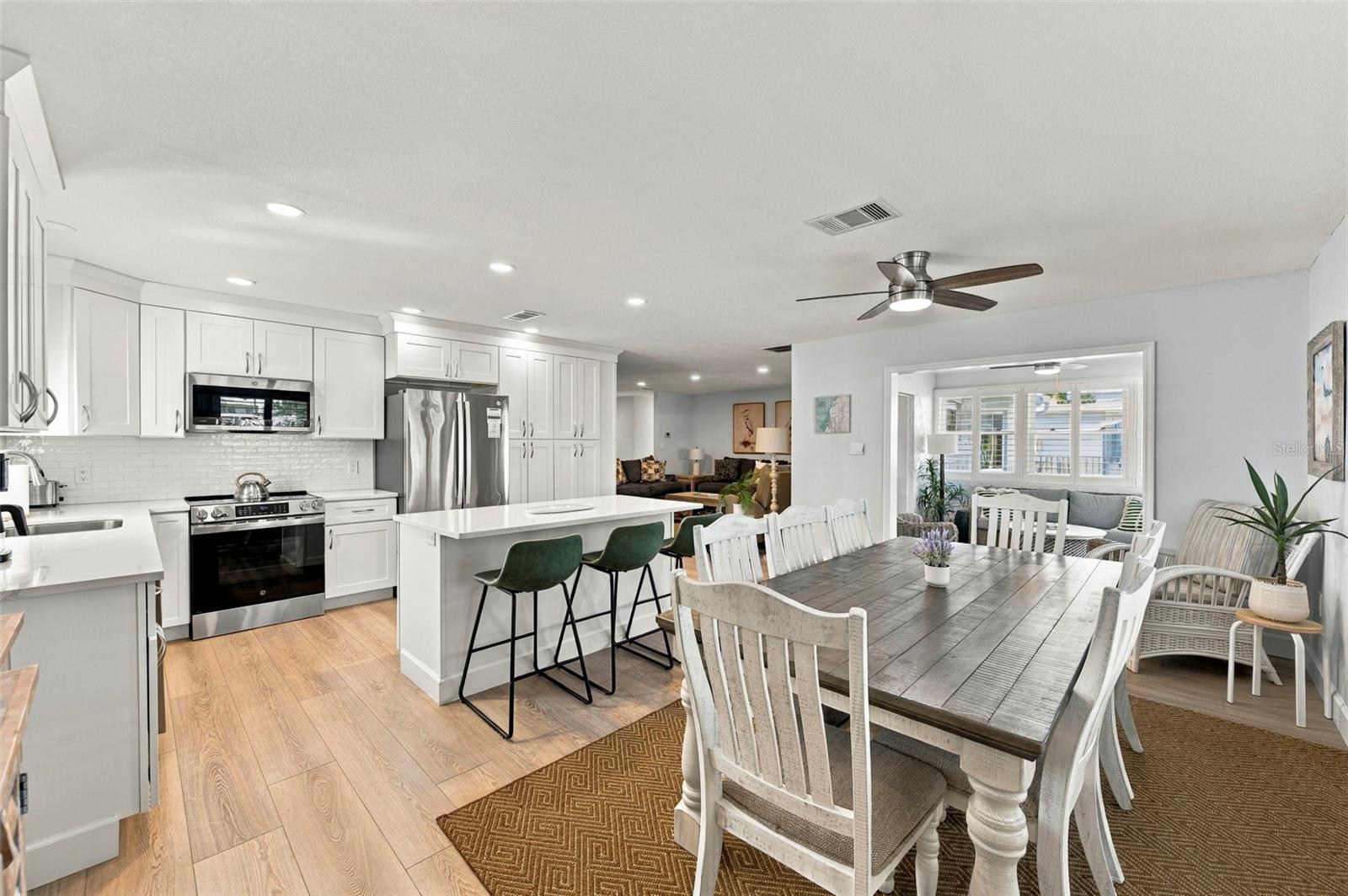 6027 BEVERLY DR — photo 15