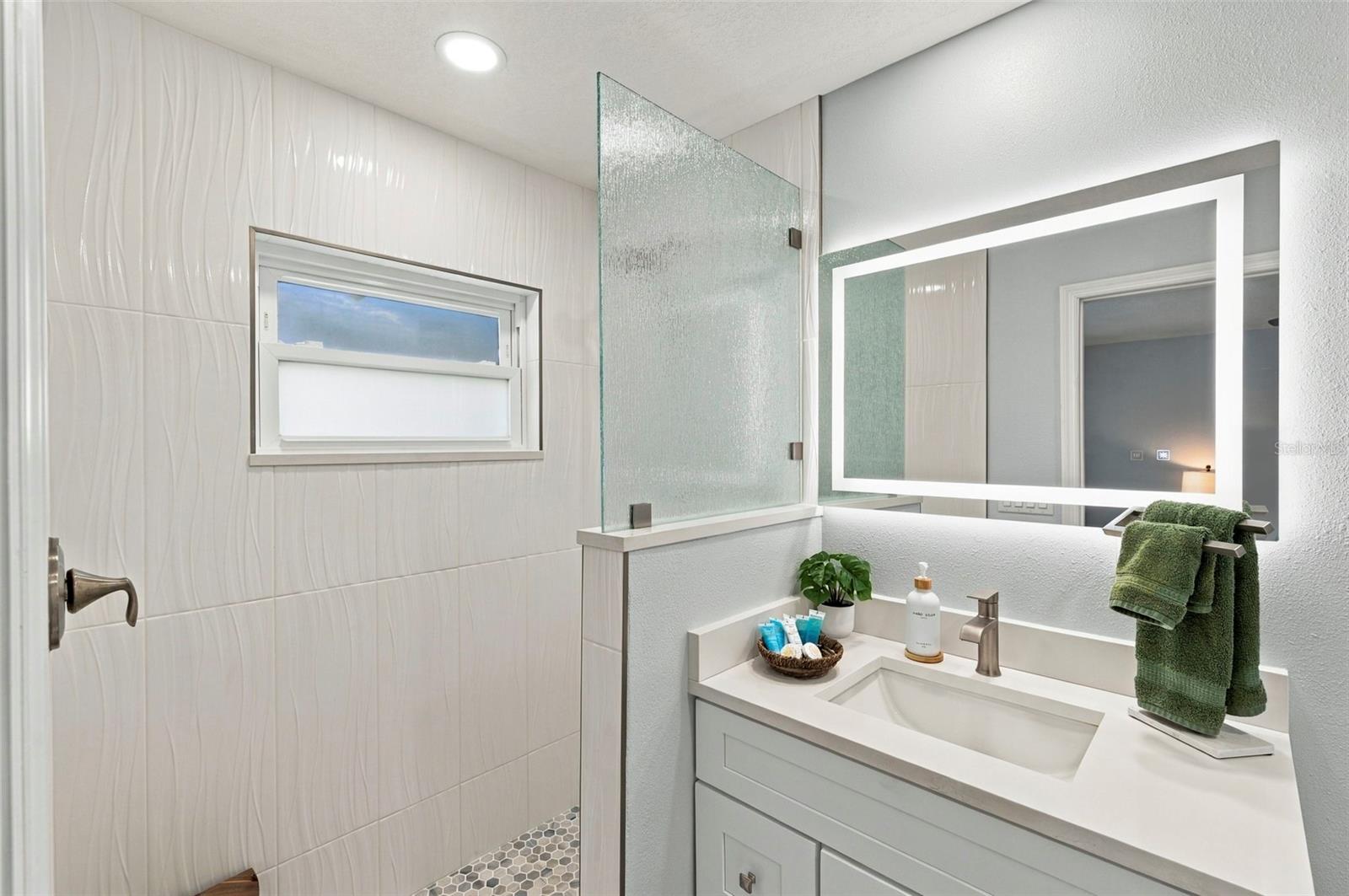 6027 BEVERLY DR — photo 23