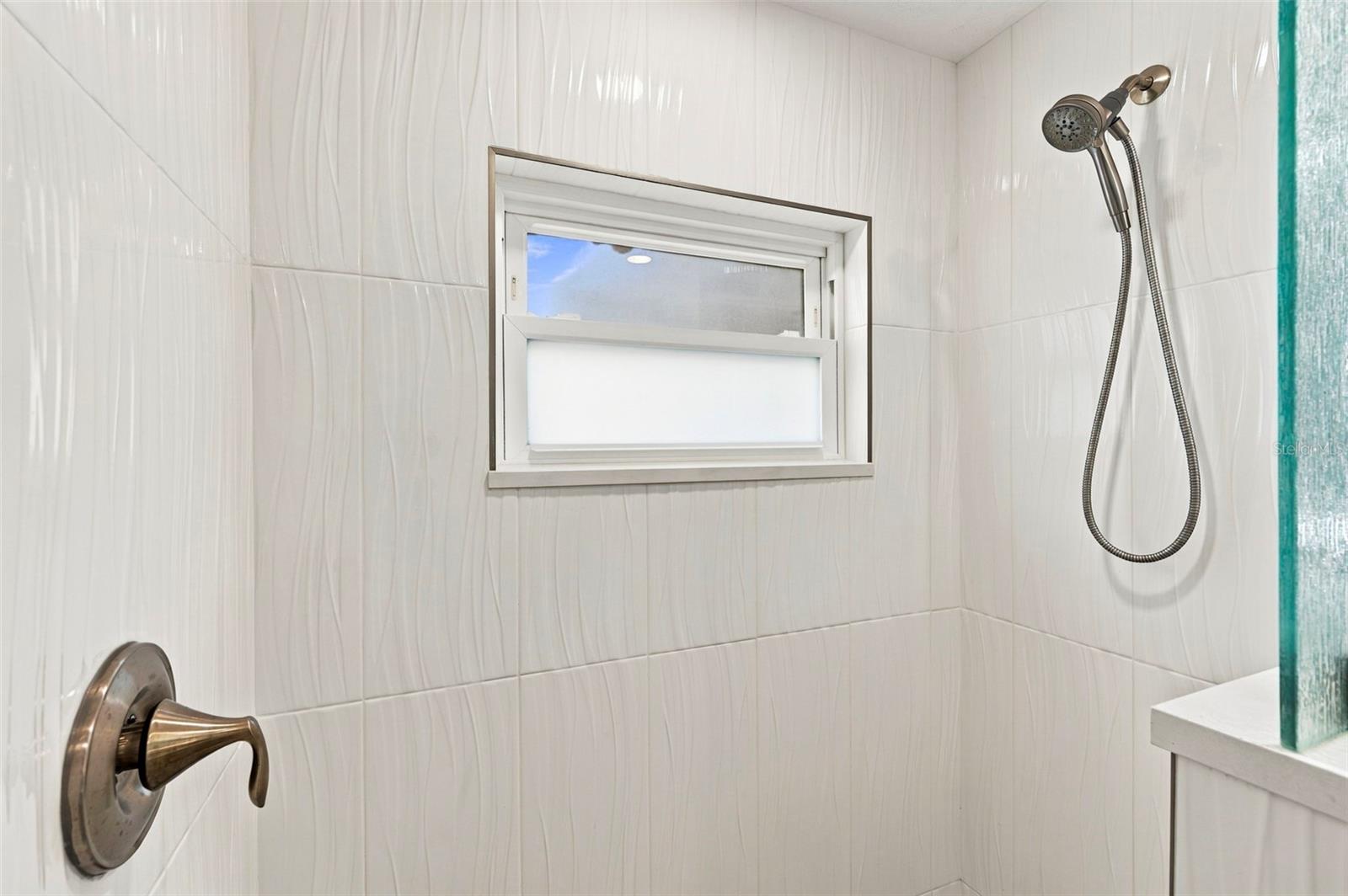 6027 BEVERLY DR — photo 24