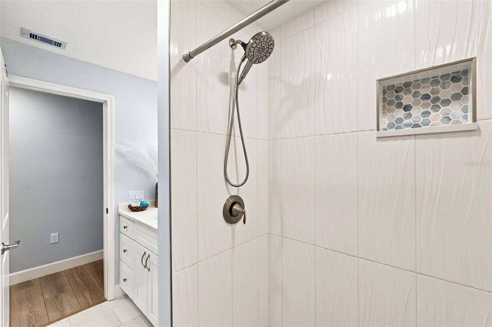 6027 BEVERLY DR — photo 33
