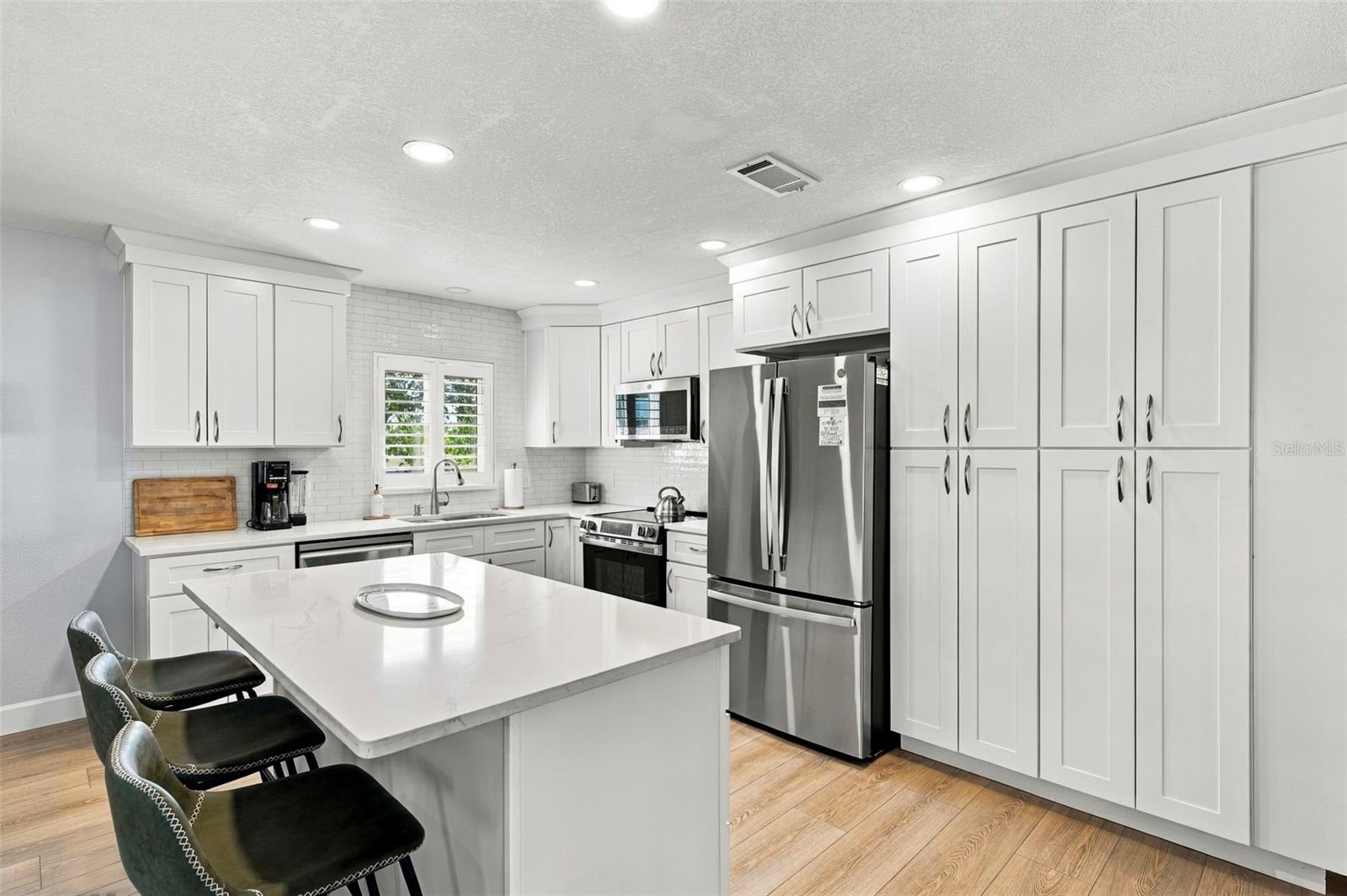6027 BEVERLY DR — photo 11
