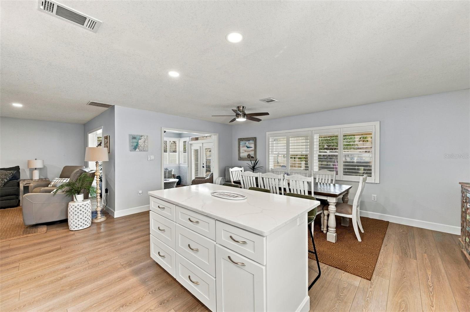 6027 BEVERLY DR — photo 13