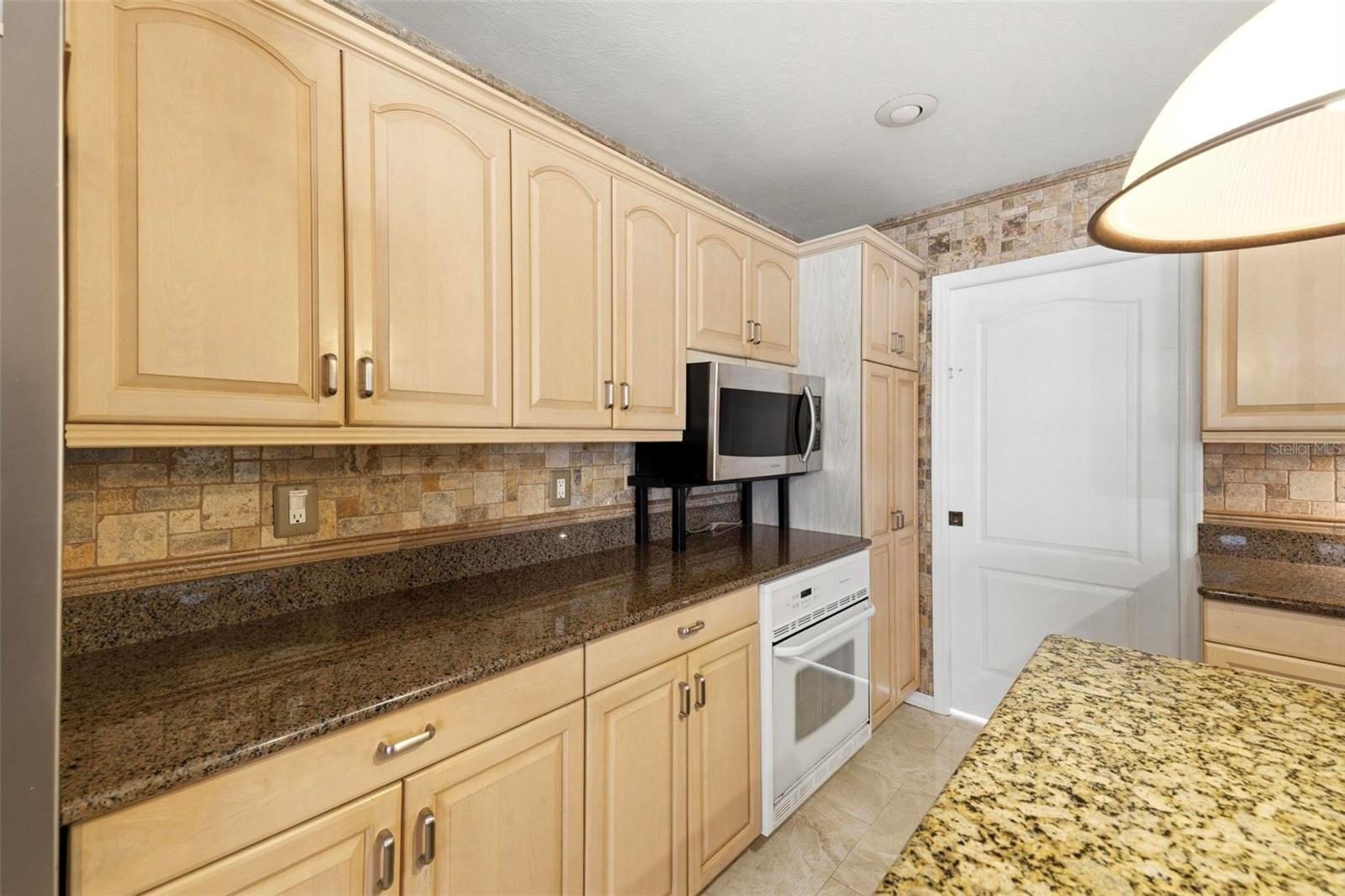 2429 WHIPPOORWILL CIR — photo 21