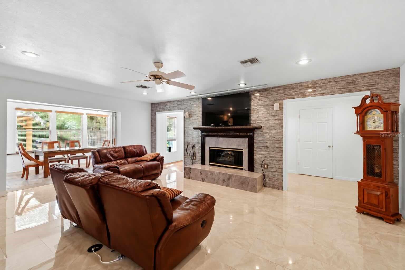 2429 WHIPPOORWILL CIR — photo 14
