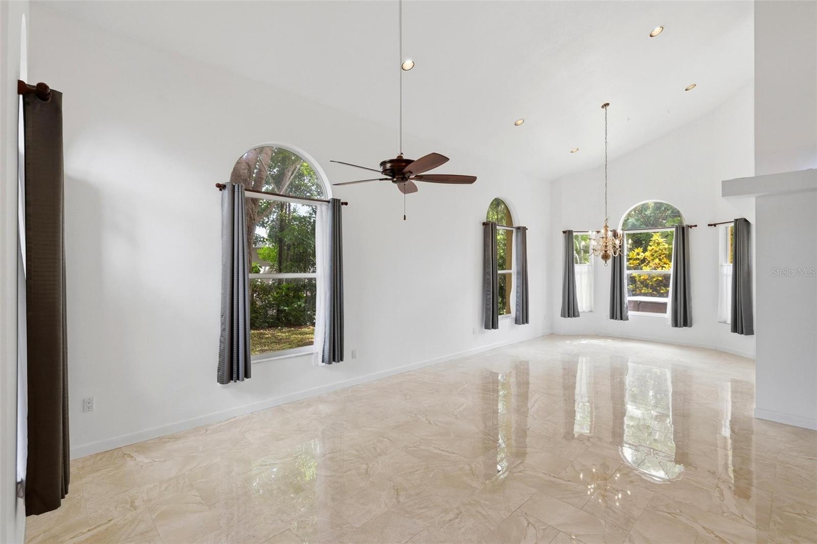 2429 WHIPPOORWILL CIR — photo 8