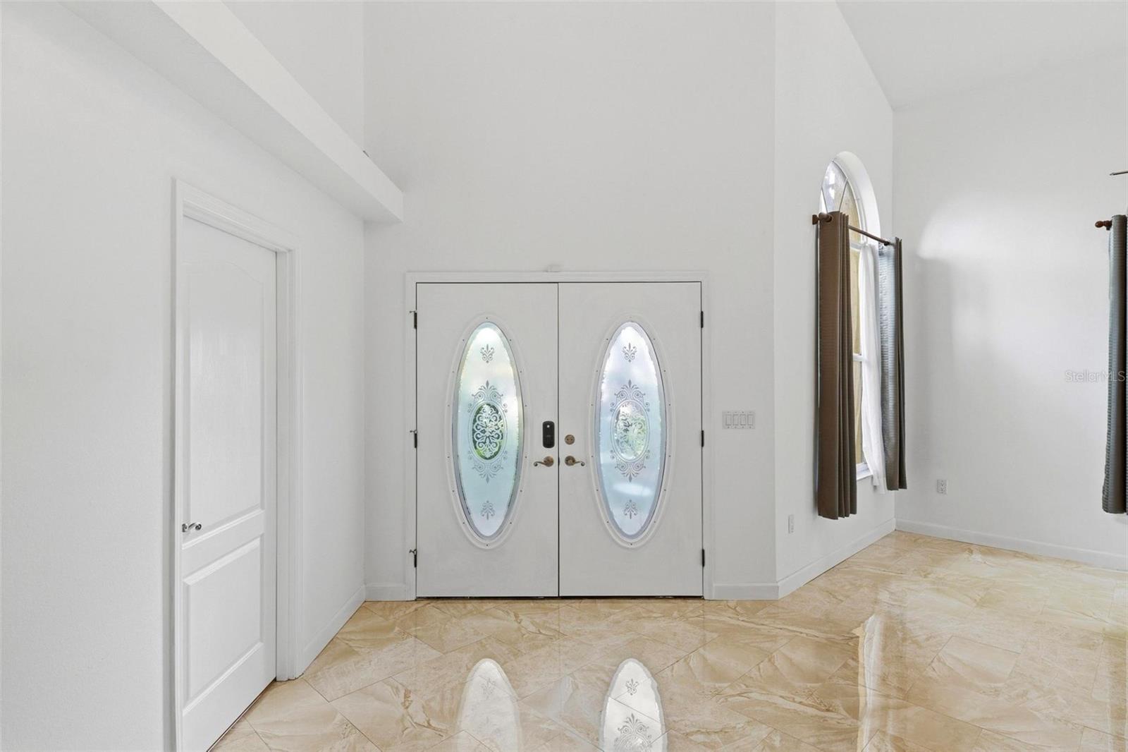 2429 WHIPPOORWILL CIR — photo 4