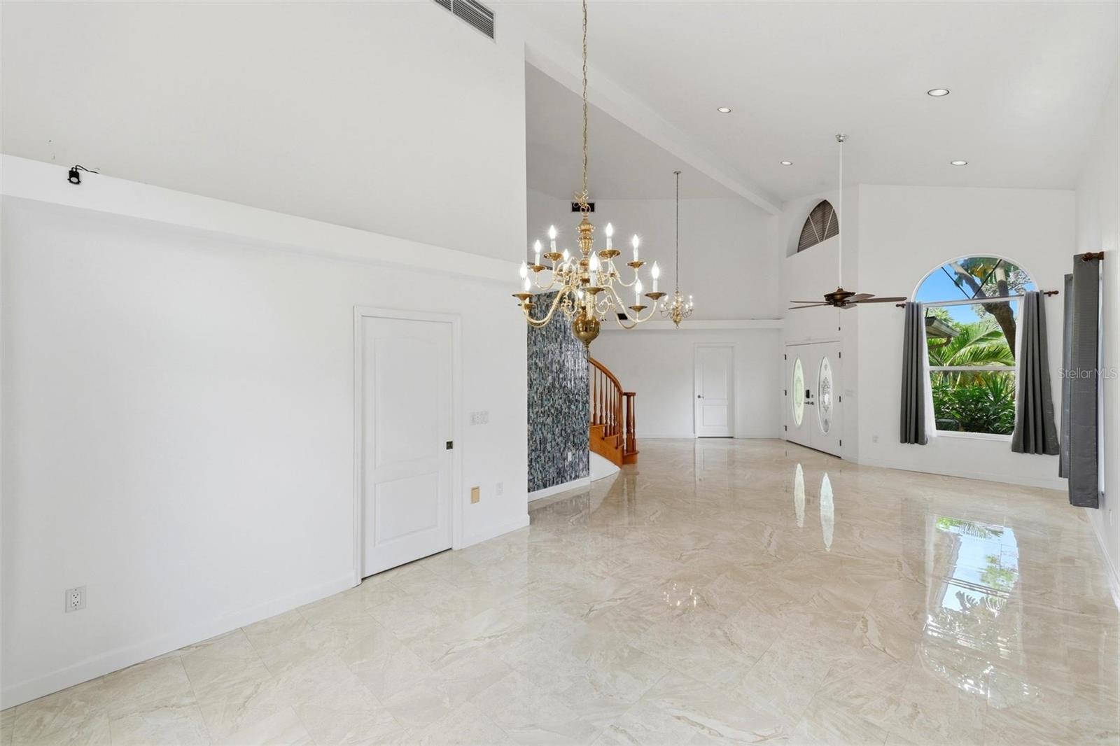 2429 WHIPPOORWILL CIR — photo 9