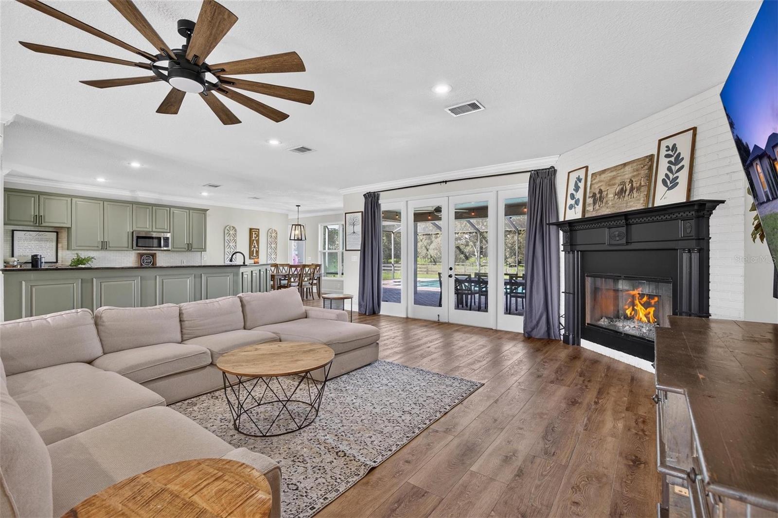 15818 MAHONEY DR — photo 7