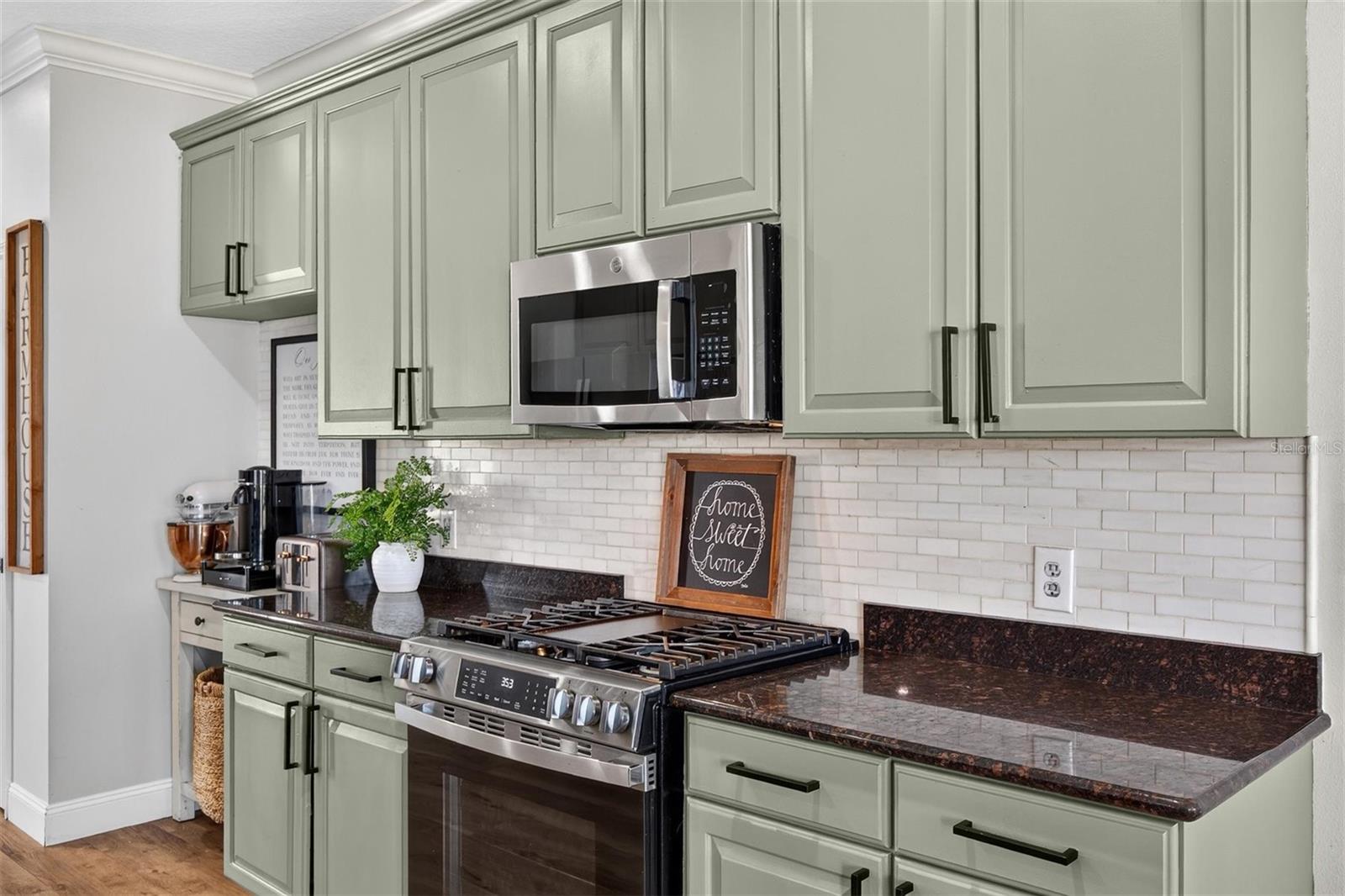 15818 MAHONEY DR — photo 9