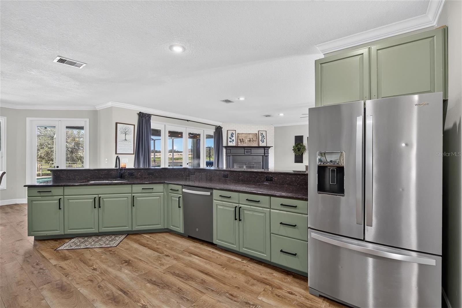 15818 MAHONEY DR — photo 10