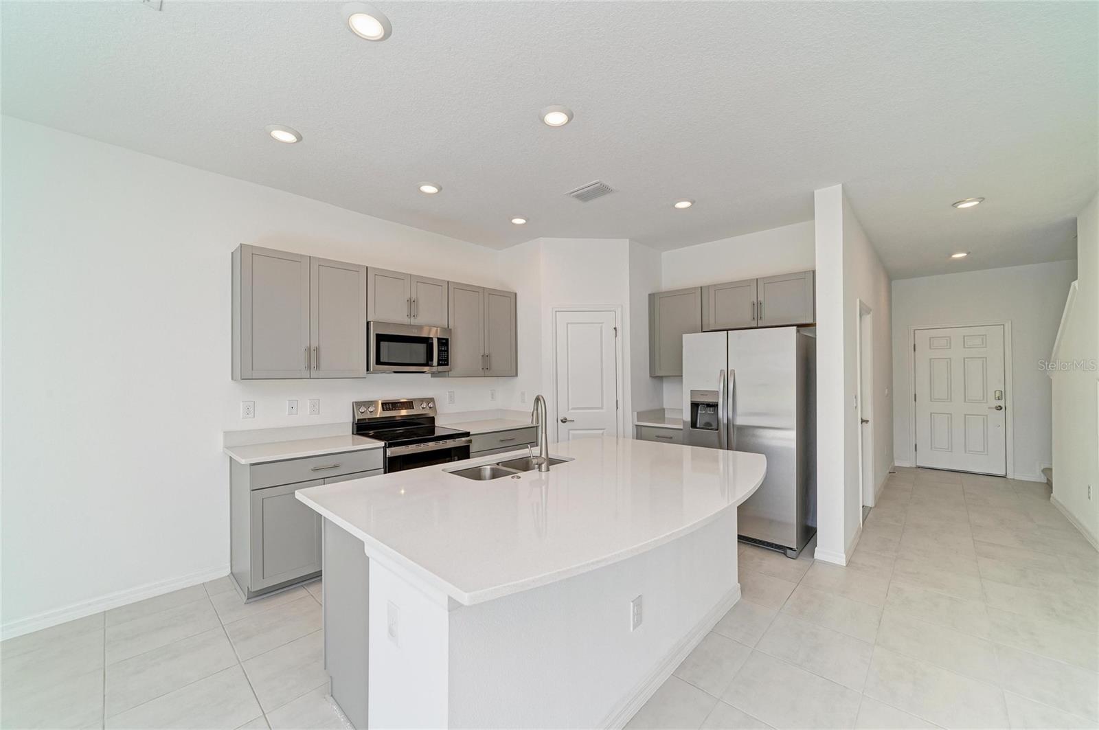 5695 ARCHIPELAGO ST — photo 15