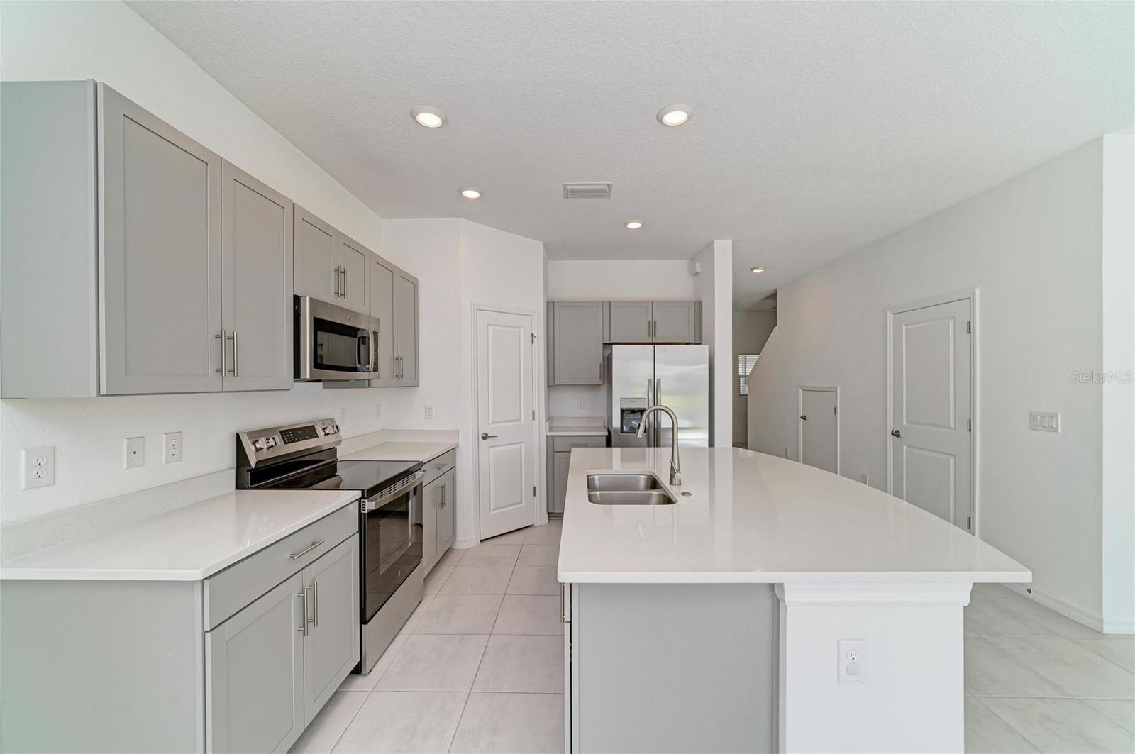 5695 ARCHIPELAGO ST — photo 16