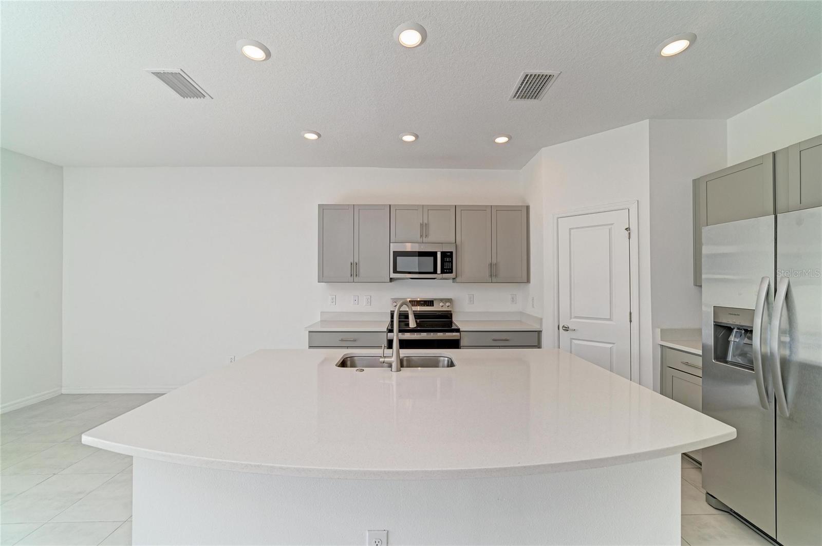 5695 ARCHIPELAGO ST — photo 14