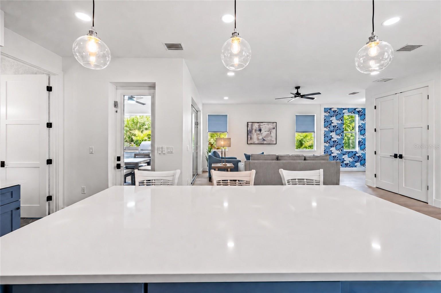 1647 SIESTA DR — photo 22