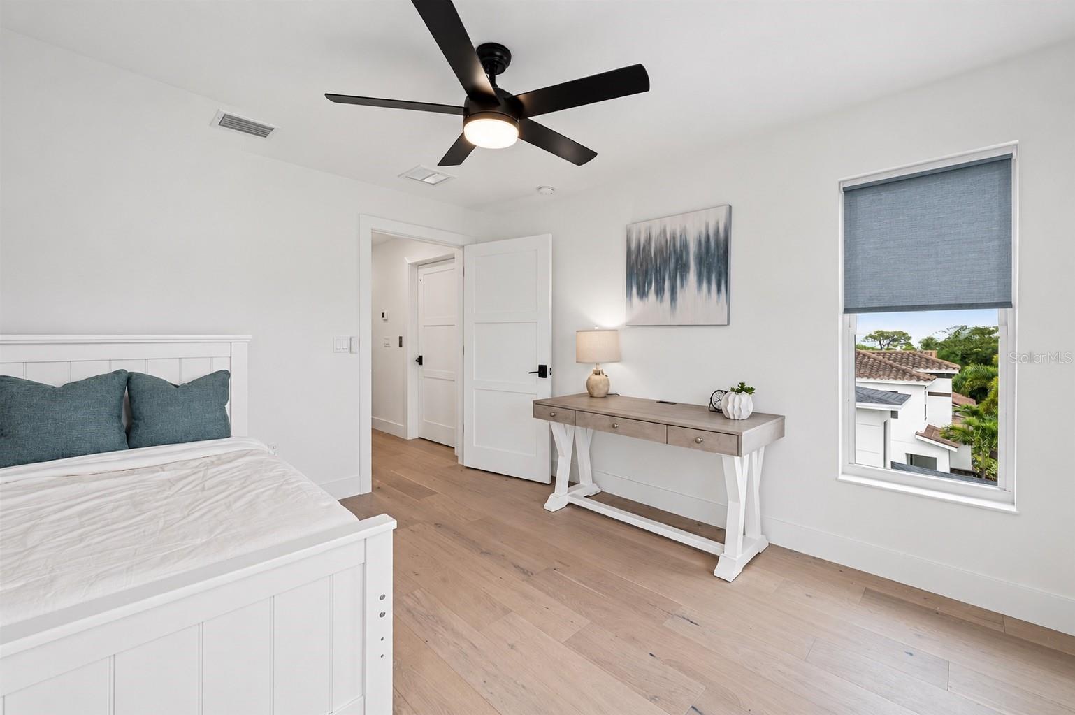 1647 SIESTA DR — photo 31