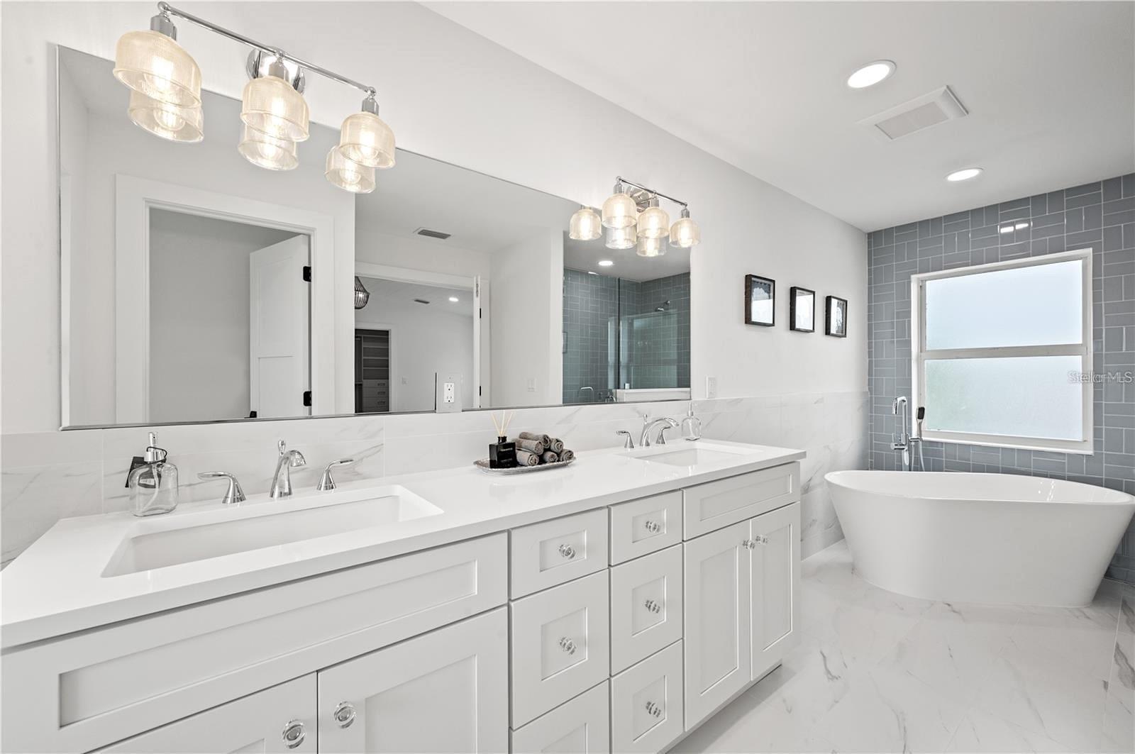 1647 SIESTA DR — photo 29