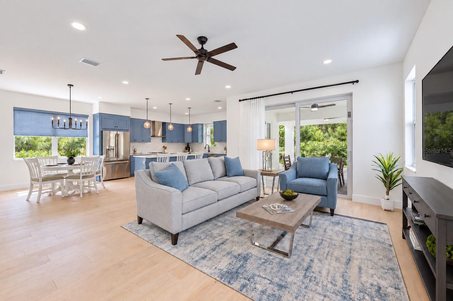 1647 SIESTA DR — photo 3